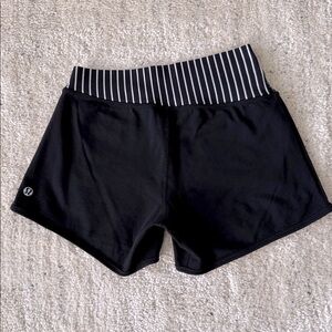 ⭐️SOLD⭐️ Lululemon Athletica Black White Shorts Size 2